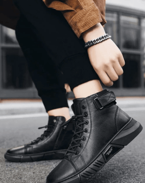 Bota de Couro Martin Italiano Premium + Par de Meias de Algodão Grátis