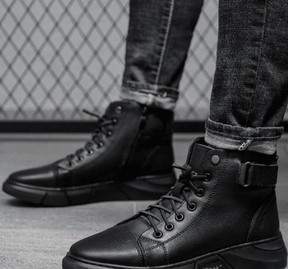 Bota de Couro Martin Italiano Premium + Par de Meias de Algodão Grátis