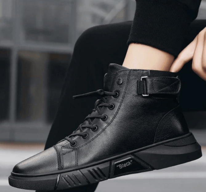 Bota de Couro Martin Italiano Premium + Par de Meias de Algodão Grátis